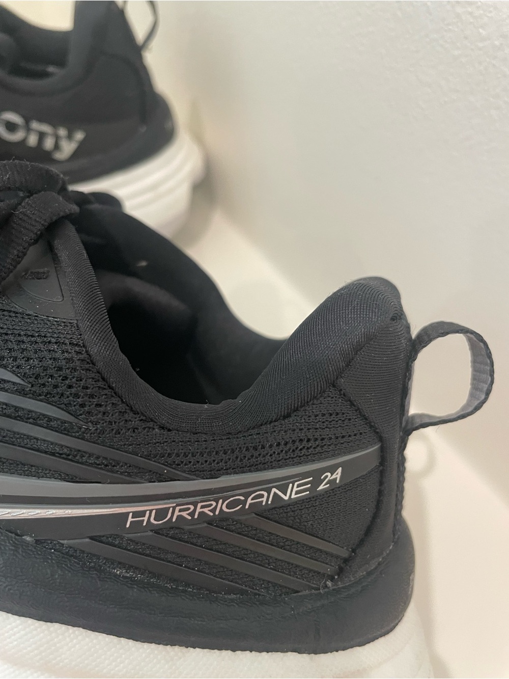 Women's Saucony Hurricane 24 Black Athletic Running Shoes with White Midsole - Picture 5 of 6